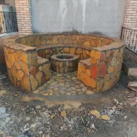 نصب سنگ تبه  یا لاشه سنگ و آتشکده