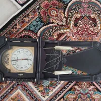 ساعت دیواری به رنگ مشکی