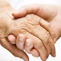 استخدام پرستار جهت سالمند خانم