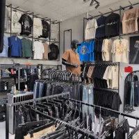 استخدام فروشنده در پوشاک جهانی