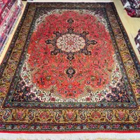 فرش ۹ متری  تبریز زمینه پوست پیازی