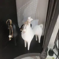 گلدون و دو تا اسب دکوری جارو شارژی
