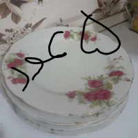 تمامی چینی میوه خوری وشلوار خوری و ۳ تیکه شیرینی