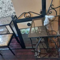 مبل و ویترین و تخت دونفره همراه میز آرایش و دو میز