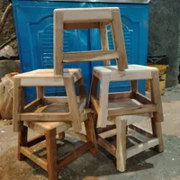 چهار پایه چوبی