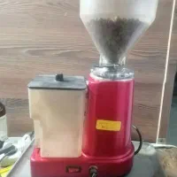 اسیاب قهوه کاملا سالم در حال کار