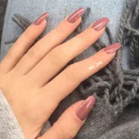 خدمات کاشت ناخن با تخفیف ویژه