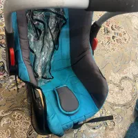 کرییر و اغوشی نوزاد