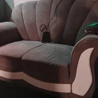 مبل هشت نفره تمیز.و دو تا تخت تک نفره تمیز هم هست