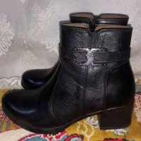 نیم بوت زنانه چرمی تمیز و سالم