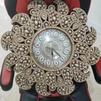 ساعت دیواری نگین دار