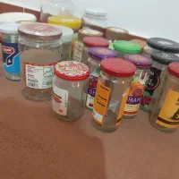 تعدادی شیشه خالی|ظروف نگهدارنده، پلاستیکی، یک‌بارمصرف|لنگرود, |دیوار