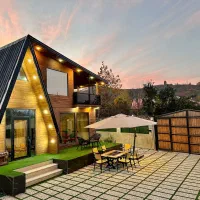 اجاره-ویلا-چوبی-جنگلی-مدرن-دلنشین-حیاط-دلباز