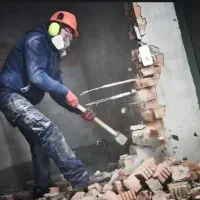 کندن چاه و تخریب کاری