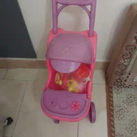 تعدادی اسباب بازی|اسباب‌بازی بچه|باغستان, |دیوار