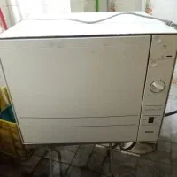 ماشین ظرفشویی رومیزی بوش ،آبریزش دارد و سبد ندارد
