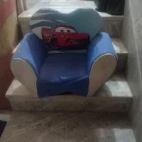 صندلی و چوب لباس کودک