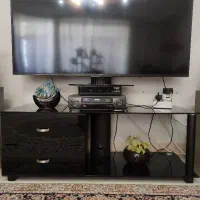 میز تلویزیون شیشه ای