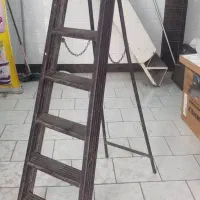نردبان فلزی  سالم و تمیز