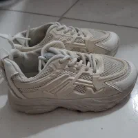 کفش کتونی اسپورت بچگانه|کیف، کفش، کمربند|گنبد کاووس, |دیوار