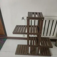 قفسه  گلدان گل  و یا دکوری