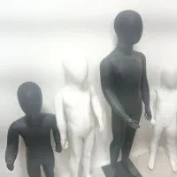 مانکن بچگانه