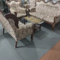 فروش یکجا دو دست مبل با بوفه و آینه و شمعدان