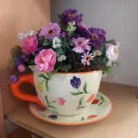 گلدان طرح فنجان با گل