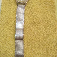 ساعت قدیمی طلا دار