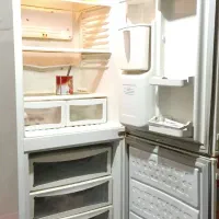 یخچال فریزر کاملا سالم و تمیز