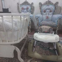 تخت کنار مادر وروروئک