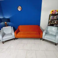 فروش دو دست مبل راحتی نو با طراحی و رنگ های خاص