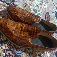 کفش پوست اناری