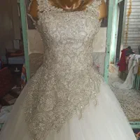 لباس عروس|لباس|درمیان, |دیوار