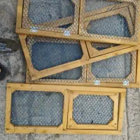 در لانه چوبی