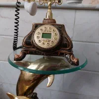 میز و تلفن دکوری