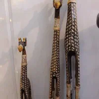 مجسمه چوبی