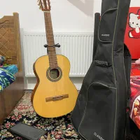 فروش فوری گیتار کاملا نو