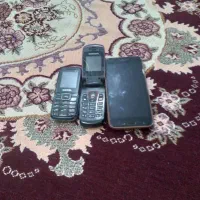 گوشی اوراقی سه تا فقط یه میلیون بقیه وسایل نه