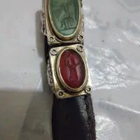 دوعدد انگشتر نشان