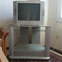 تلویزیون و میز