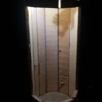 یک‌عدد‌‌‌‌گلدان‌چوبی‌