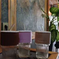 ماگ شیشه‌ای سبک مینیمال مناسب نوشیدنی های سرد