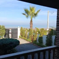 ویلا رو به آب دربست دو خواب مستر نزدیک جنگل و تمیز