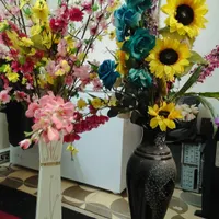 گل مصنوعی همراه گل