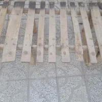 تخت چوبی یک نفر
