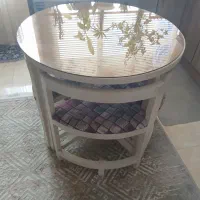 یک دست مبل ۷ یک دست میزناهار خوری ۴ نفره کم جا