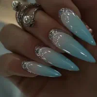 کاشت ناخن فقط 200