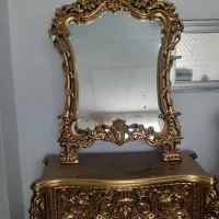 آینه و کنسول و ساعت