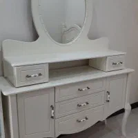 آیینه و میز آرایش